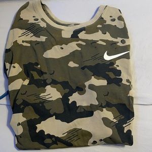 Nike Camo Tee- short sleeve